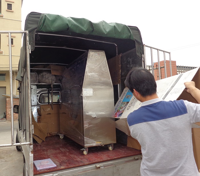 紫外線老化試驗(yàn)箱出貨現(xiàn)場